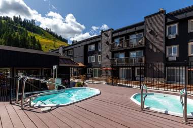 Red Wolf Lodge at Olympic Valley