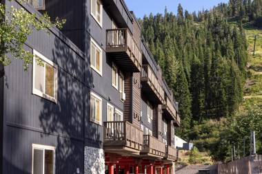 Red Wolf Lodge at Olympic Valley