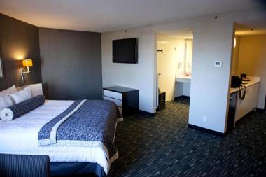 Ramada Plaza by Wyndham West Hollywood Hotel & Suites