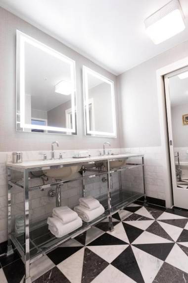 Chamberlain West Hollywood