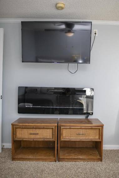 Stroll to Slopes Village Area Ski in-out MtLodge 269