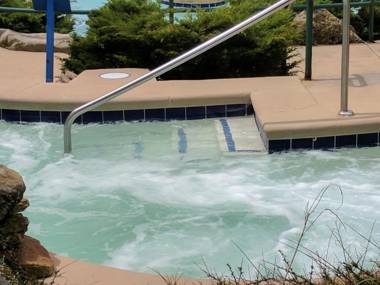 Stroll to Slopes Village Area Ski in-out MtLodge 329