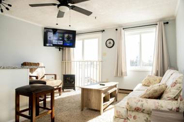 Stroll to Slopes Village Area Ski in-out MtLodge 219