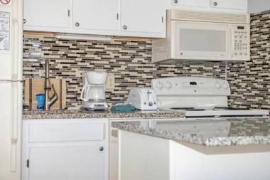 Stroll to Slopes Village Area Ski in-out MtLodge 219