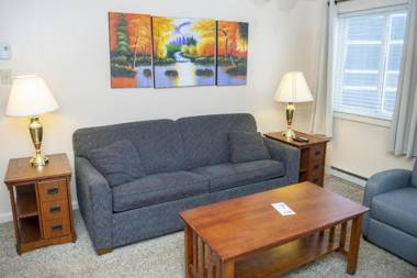 Stroll to Slopes Village Area Ski in-out MtLodge 304