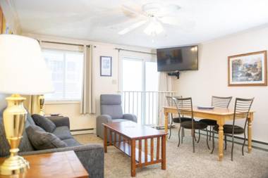 Stroll to Slopes Village Area Ski in-out MtLodge 304