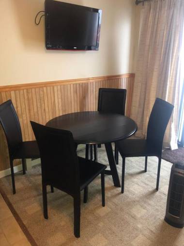 Stroll to Slopes Village Area Ski in-out MtLodge 224