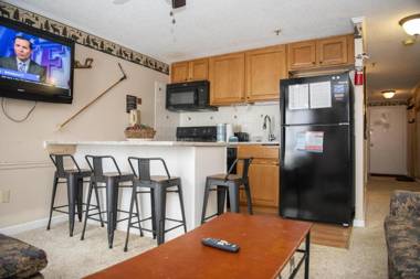 Stroll to Slopes Village Area Ski in-out MtLodge 322