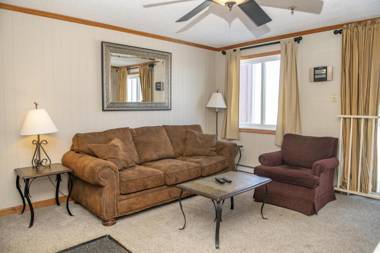 Stroll to Slopes Village Area Ski in-out MtLodge 236