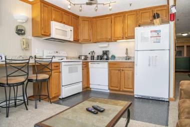 Stroll to Slopes Village Area Ski in-out MtLodge 236