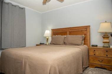 Stroll to Slopes Village Area Ski in-out MtLodge 242