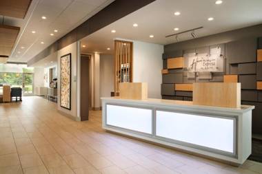 Holiday Inn Express & Suites - Murphysboro - Carbondale an IHG Hotel