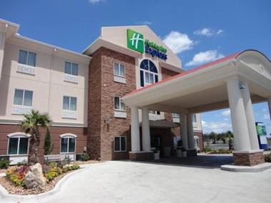 Holiday Inn Express Kenedy an IHG Hotel