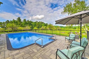 Spacious Apple Orchard Home Game Room Pool!