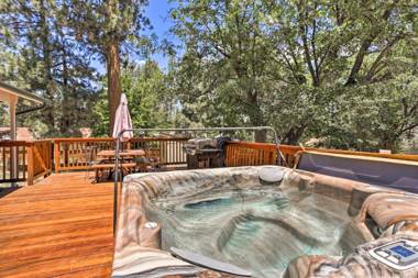 Big Bear Cabin with Deck and Hot Tub Near Resorts!