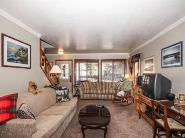 Idle Hours Inn - 1945 by Big Bear Vacations