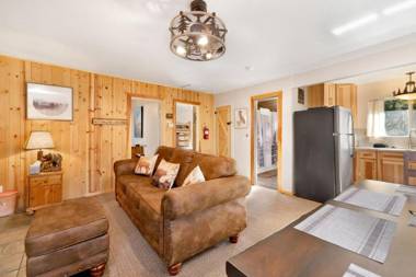 Montana Cabin - 1938 by Big Bear Vacations