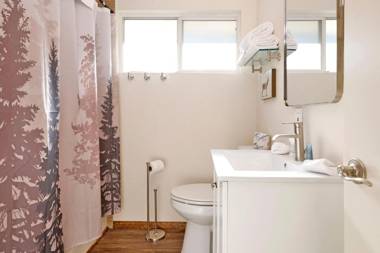 Montana Cabin - 1938 by Big Bear Vacations