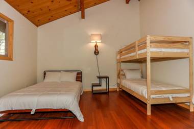 Shasta Mountain Cabin - 1916 by Big Bear Vacations