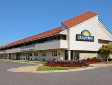 Days Inn by Wyndham Overland Park