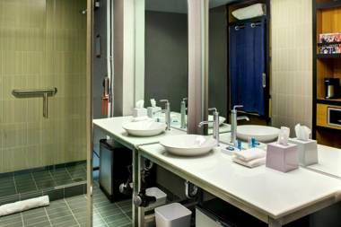 Aloft by Marriott Leawood-Overland Park