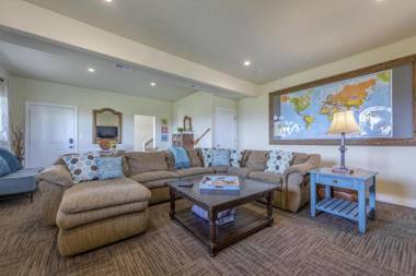 Yard is Kids Paradise! Beach Access! Tons of Space!