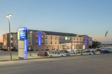 Holiday Inn Express & Suites N Waco Area - West an IHG Hotel