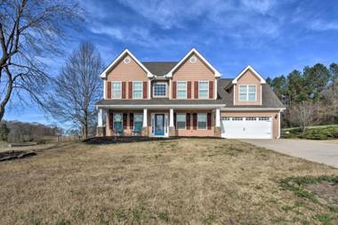 Jefferson Home with Screened Patio - on 1 Acre!