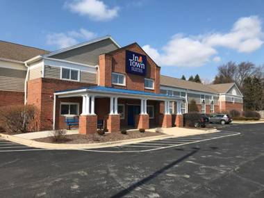 InTown Suites Extended Stay Chicago IL - Villa Park