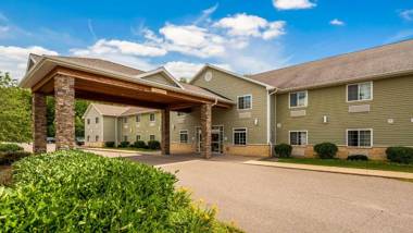 Crandon Inn & Suites