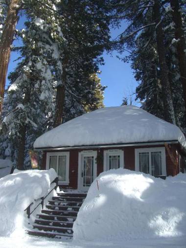 Tahoma Meadows Cottages