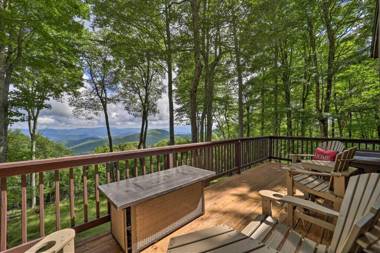 Cabin Retreat with Hot Tub and Amazing Mountain Views!