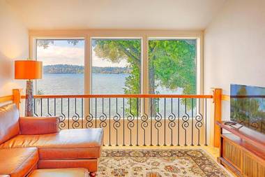 Four Stone Beach House