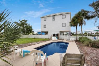 Pearly Shells by Pristine Properties