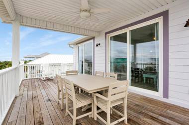 Pearly Shells by Pristine Properties