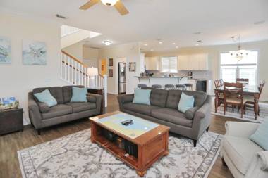 A Tropical Breeze by Pristine Properties