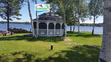 Eagle Point Cottage on Brevort Lake