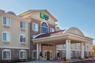 Holiday Inn Express and Suites Meriden an IHG Hotel