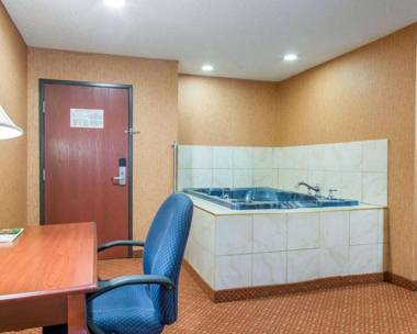 Quality Inn & Suites Meriden