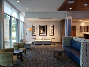 Holiday Inn Express & Suites - Savannah N - Port Wentworth an IHG Hotel