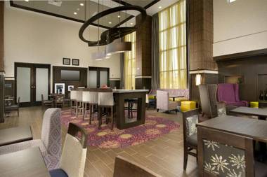 Hampton Inn & Suites - Buffalo Airport