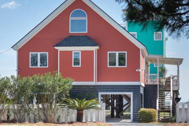 1709 E Ashley Bacon in the sun