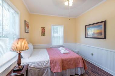 201 E Huron Starrs Folly