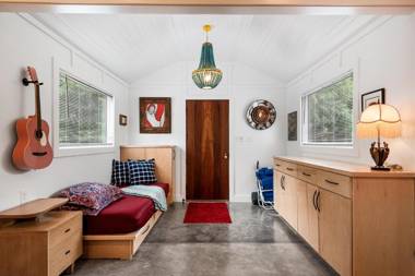 NEW Folly Vacation Listing 209 East Cottage near the beach