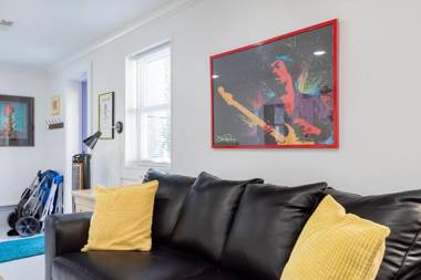 NEW LISTING Completely Renovated Laid Back Casual Beach Bungalow