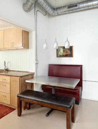 Folly Vacation 620 apartment w/bonus room one block to the beach & pet friendly