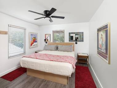 Perfect Purple Palace Folly Vacation Apt C