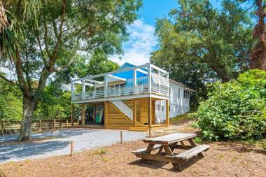 808 E Ashley - The Board and Batten - 3 Bedrooms near Ocean