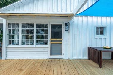 808 E Ashley - The Board and Batten - 3 Bedrooms near Ocean