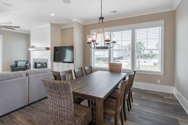 207 E Arctic - Seahorsing Around - Oceanfront - 3 Bedrooms